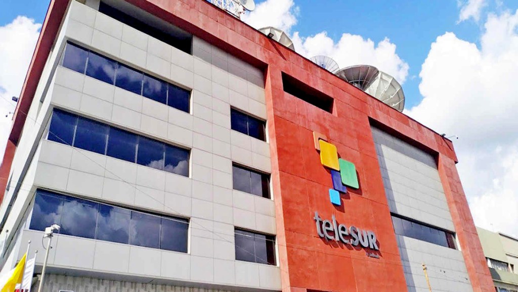 TeleSur no se toca. TeleSur somos todos los que amamos la&nbsp;verdad