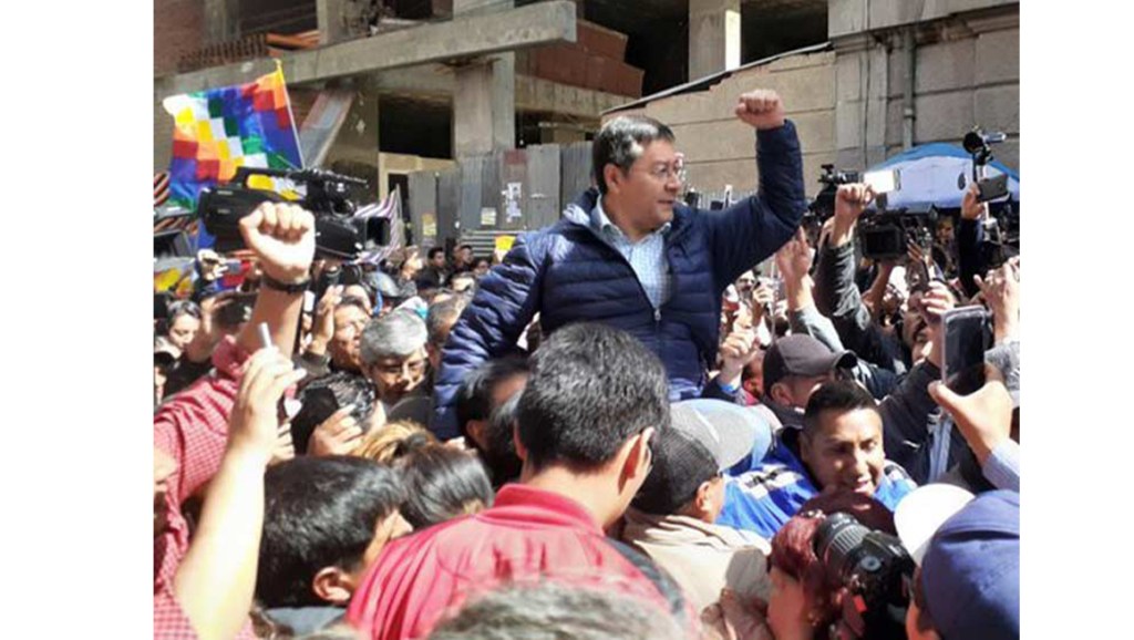 Una multitud acompaña a candidato del MAS a cita judicial en&nbsp;Bolivia