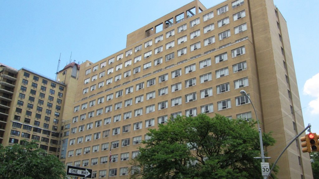 «Absolutamente horrible»: Una residencia de Nueva York registra 98 muertes de ancianos por&nbsp;covid-19