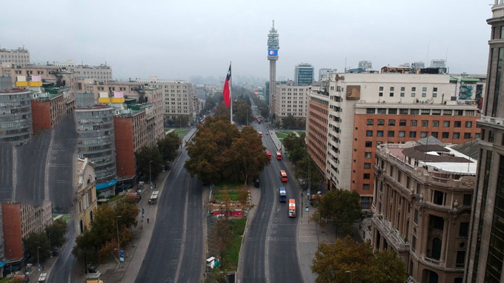 Advierten fuerte impacto de cuarentena total en capital de&nbsp;Chile