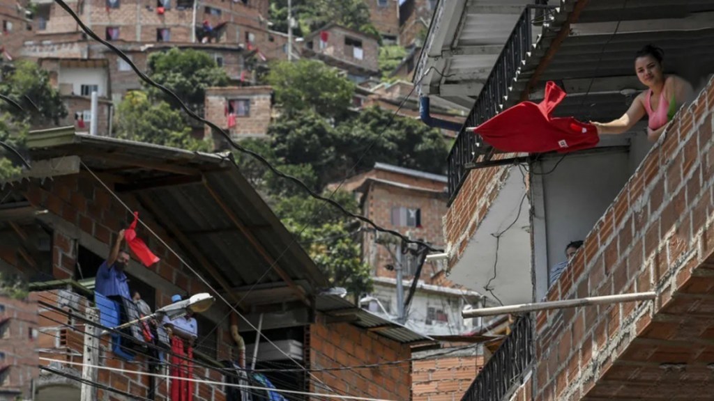 CAMBIEMOS EL MUNDO DE&nbsp;BASE