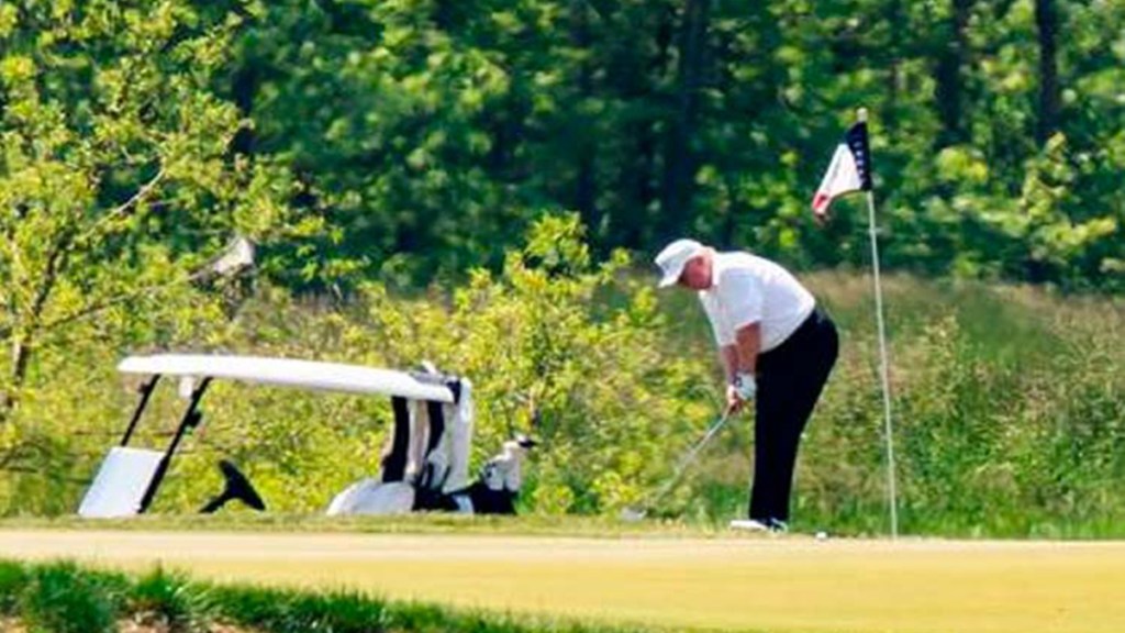 Biden critica a Trump por jugar golf en medio de la&nbsp;pandemia