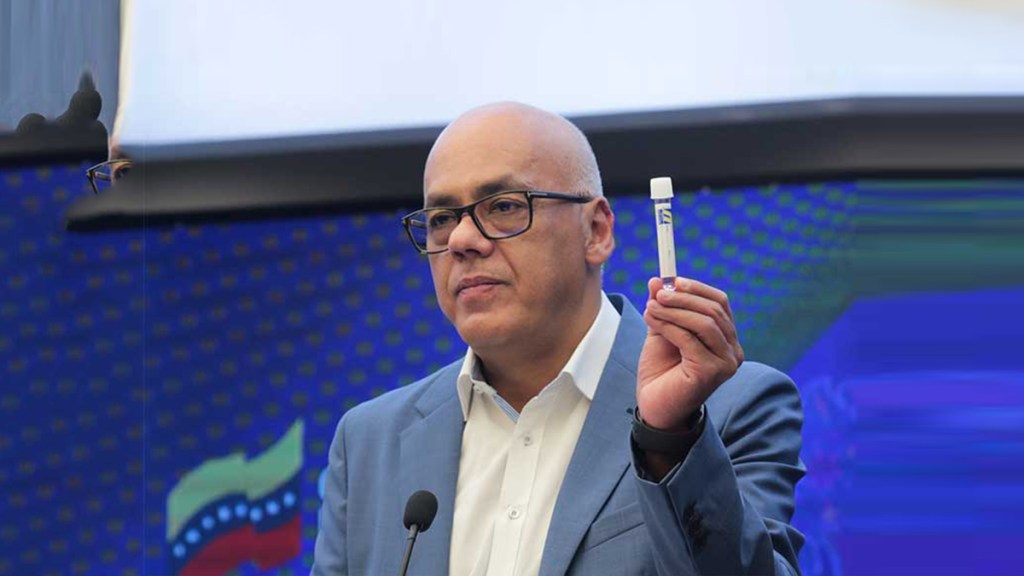 Venezuela fabrica insumos contra Covid-19 pese a bloqueo de&nbsp;EE.UU.