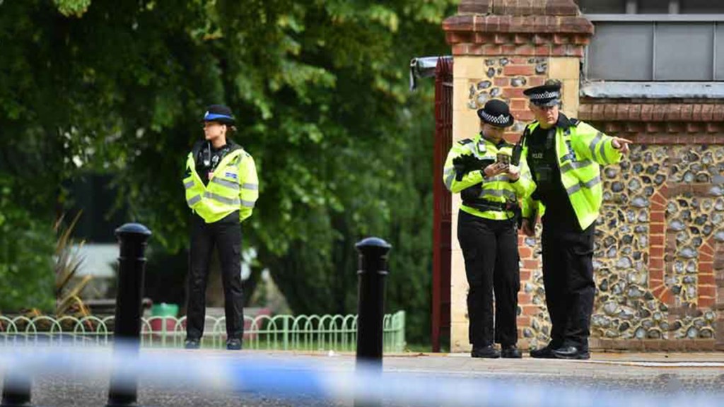Policía británica declara acto terrorista apuñalamiento en&nbsp;Reading