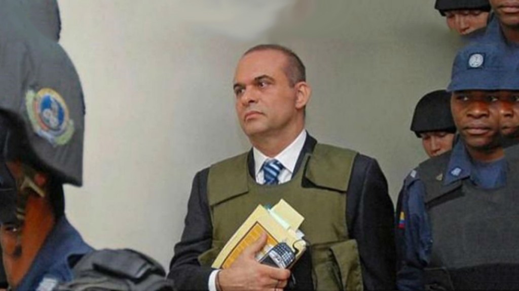 La explosiva carta que envió Salvatore Mancuso a Álvaro Leyva salpicando a varias figuras&nbsp;políticas