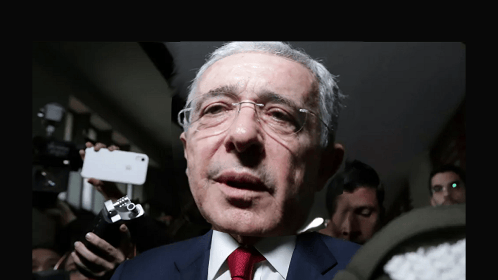EE.UU. publica archivos desclasificados que revelan vínculo de Álvaro Uribe con paramilitares en&nbsp;Colombia