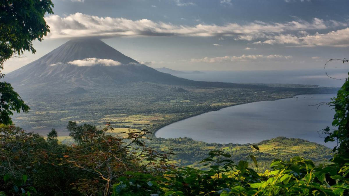 Nicaragua, Presa de Cual Jauría de Hienas