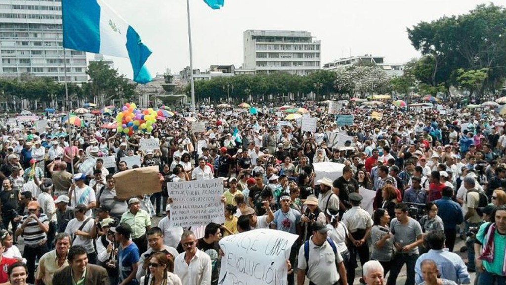 Guatemala, ¿si protestamos frente a la Embajada&nbsp;norteamericana?