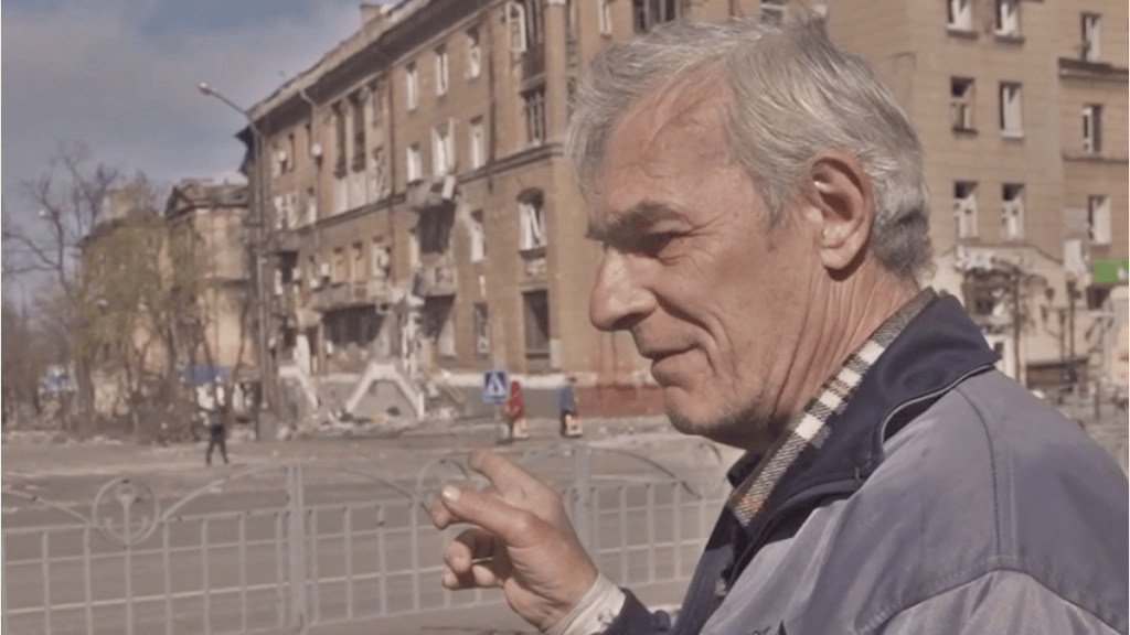 VIDEO: Un residente de Mariúpol cuenta cómo los combatientes de Azov dispararon contra edificios desde un&nbsp;tanque