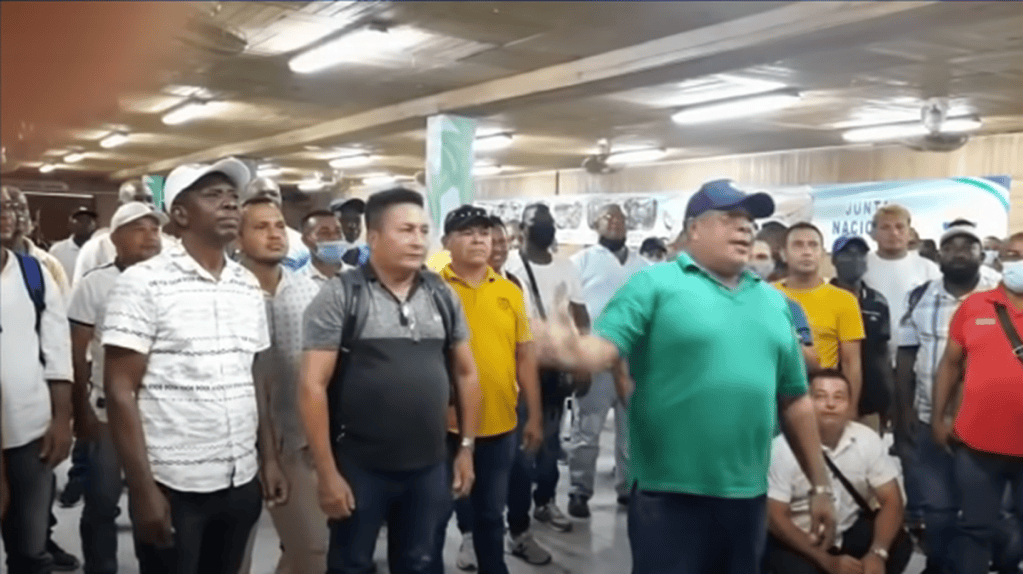 Crece rebeldía obrera en Sintrainagro por posición de derecha de Guillermo&nbsp;Rivera