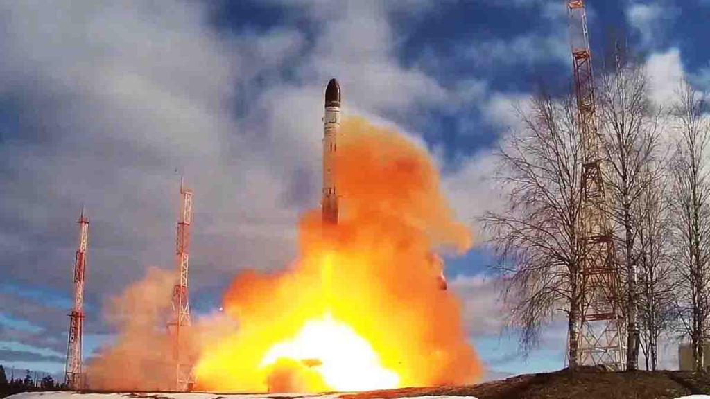 Putin: El primer misil intercontinental balístico Sarmat, sin análogos en el mundo, entrará en servicio a finales de este&nbsp;año