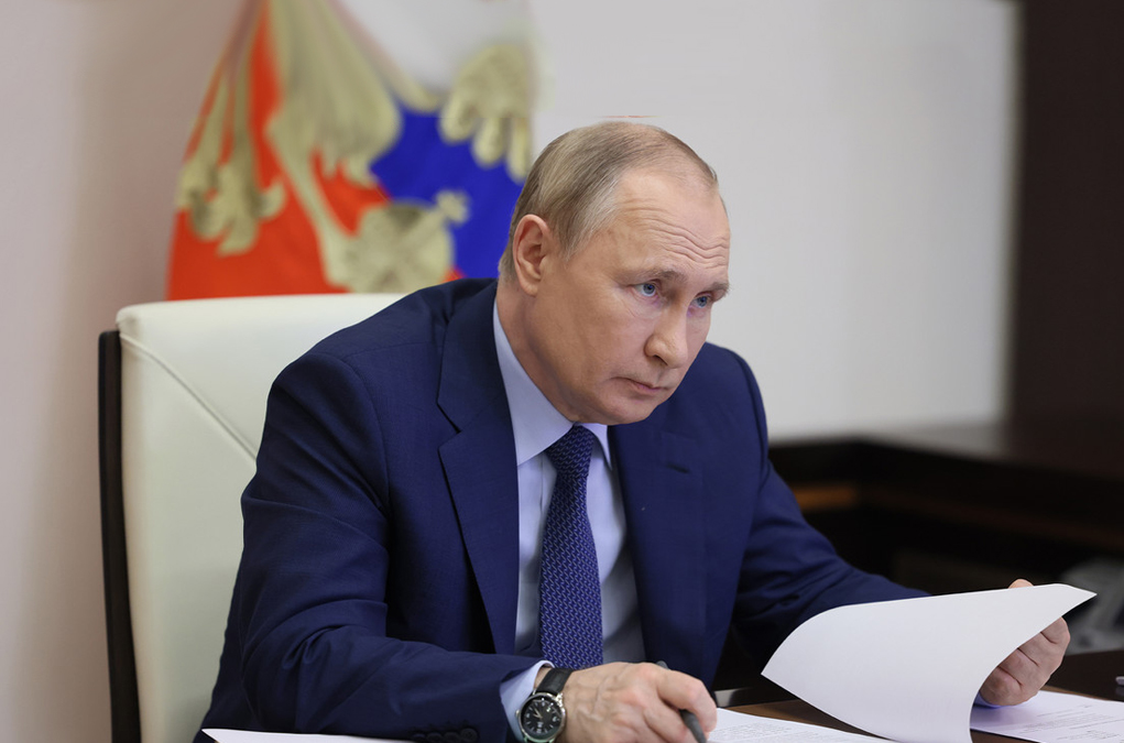 Putin: «En caso de suministro de misiles de largo alcance a Ucrania, sacaremos conclusiones y podremos atacar objetivos que todavía no hemos&nbsp;atacado»
