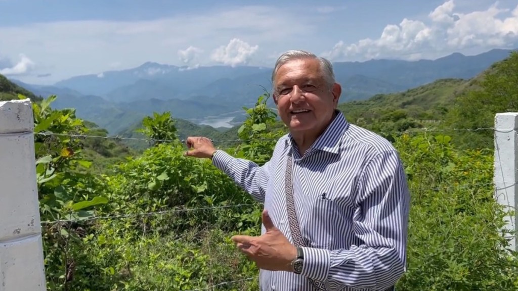 «El patriotismo no se negocia, son principios irrenunciables»: López Obrador sobre la consulta energética solicitada por&nbsp;EE.UU.