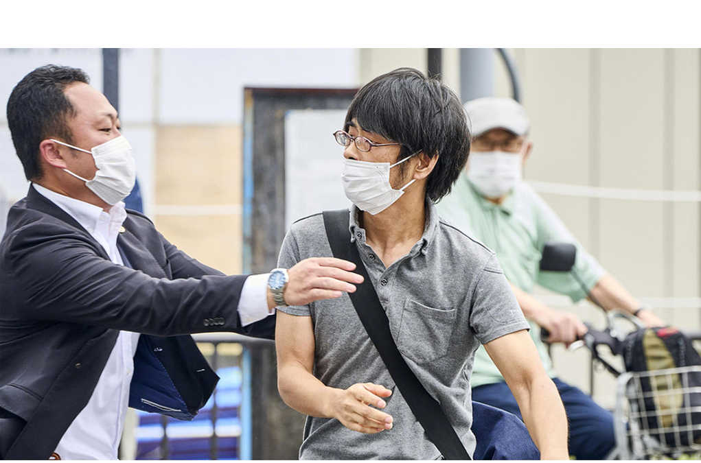 El presunto asesino de Shinzo Abe pretendía atentar contra el líder de un grupo religioso que arruinó a su&nbsp;madre