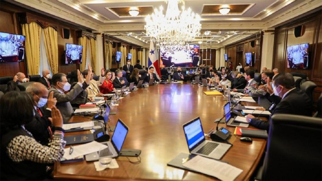 Panamá elimina temporalmente los aranceles en más de 70 productos de la canasta básica tras 3 semanas de protestas&nbsp;sociales
