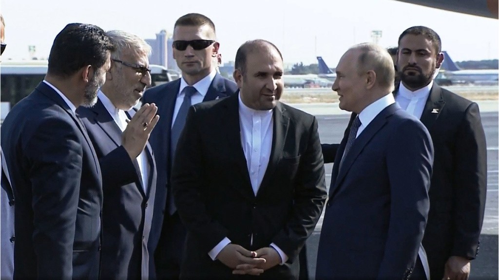 VIDEO: Putin llega a Teherán para reunirse con los líderes de Irán y&nbsp;Turquía
