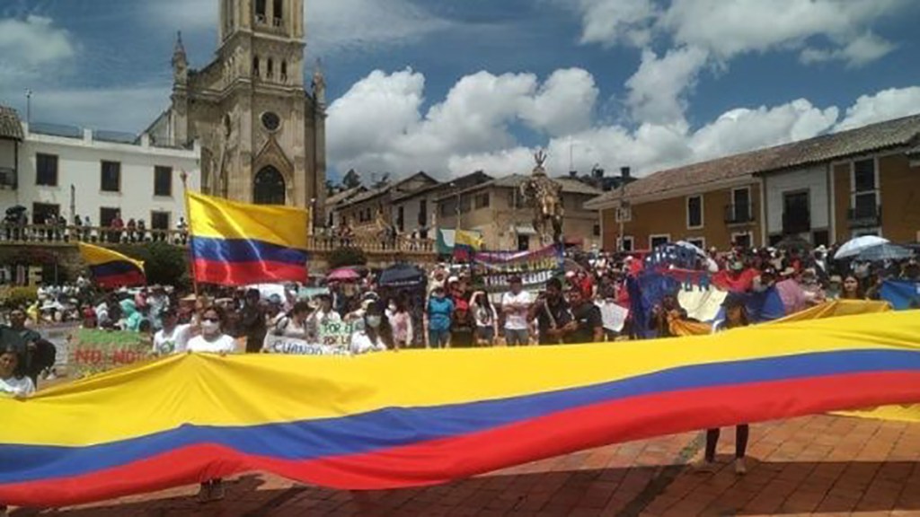 Comunidad de Turmequé,Colombia, protesta contra proyecto&nbsp;minero