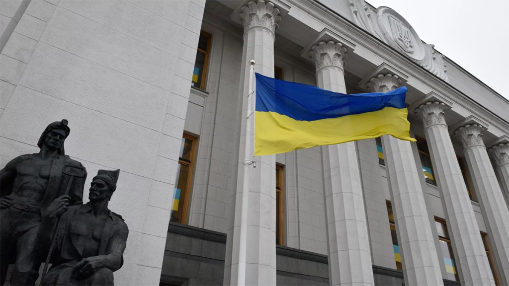Un senador ruso afirma que Ucrania pronto dejará de ser sujeto del derecho&nbsp;internacional