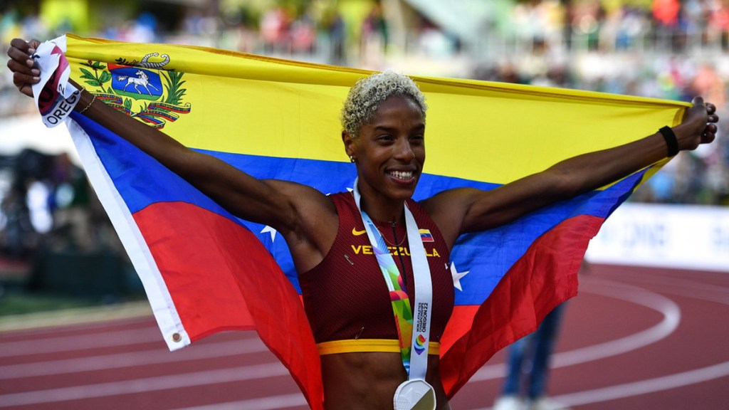 La venezolana Yulimar Rojas hace historia: logra el oro mundial en triple salto y se convierte en la primera atleta en ganarlo tres&nbsp;veces