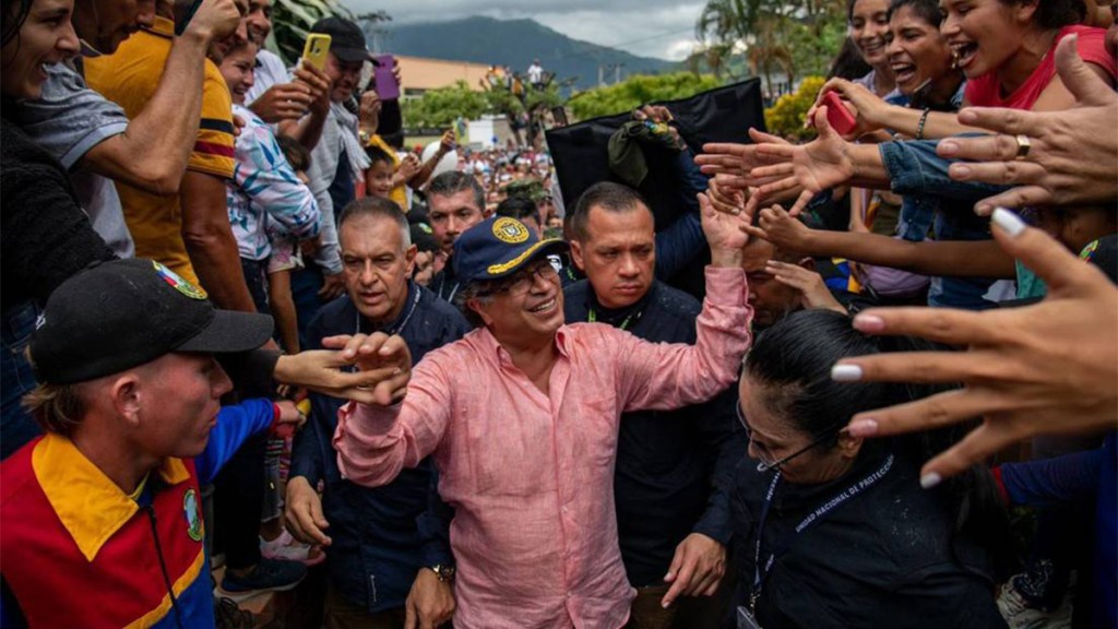 Encuentran un explosivo antes de la visita de Petro al municipio de Ituango, donde llamó a un «cese multilateral al&nbsp;fuego»