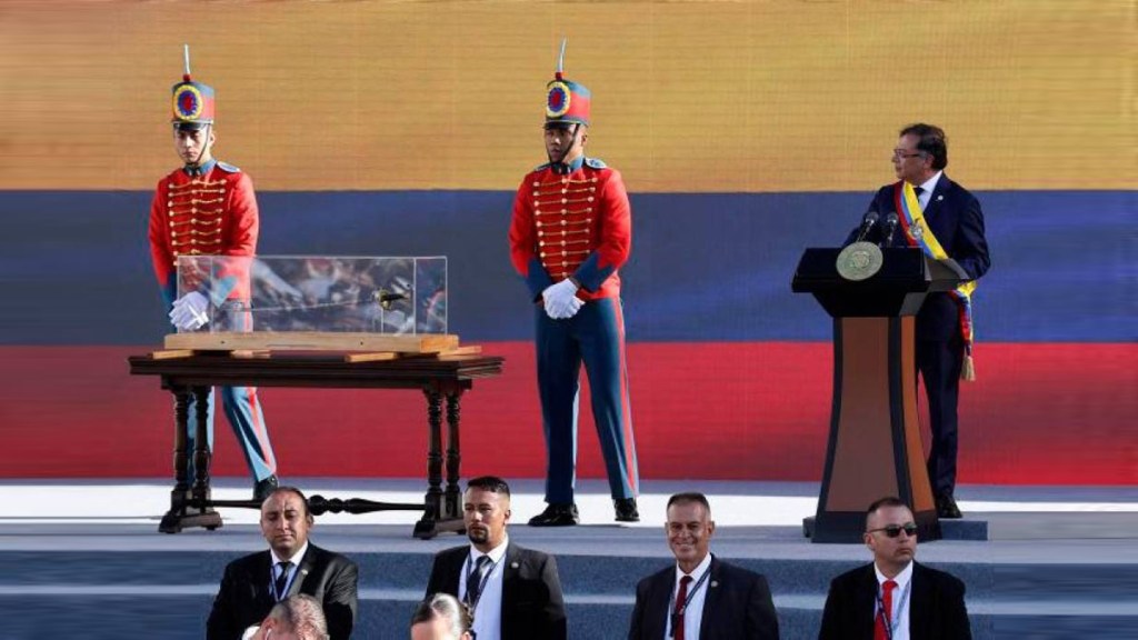 Y al final, la espada de Bolívar volvió a manos del&nbsp;pueblo