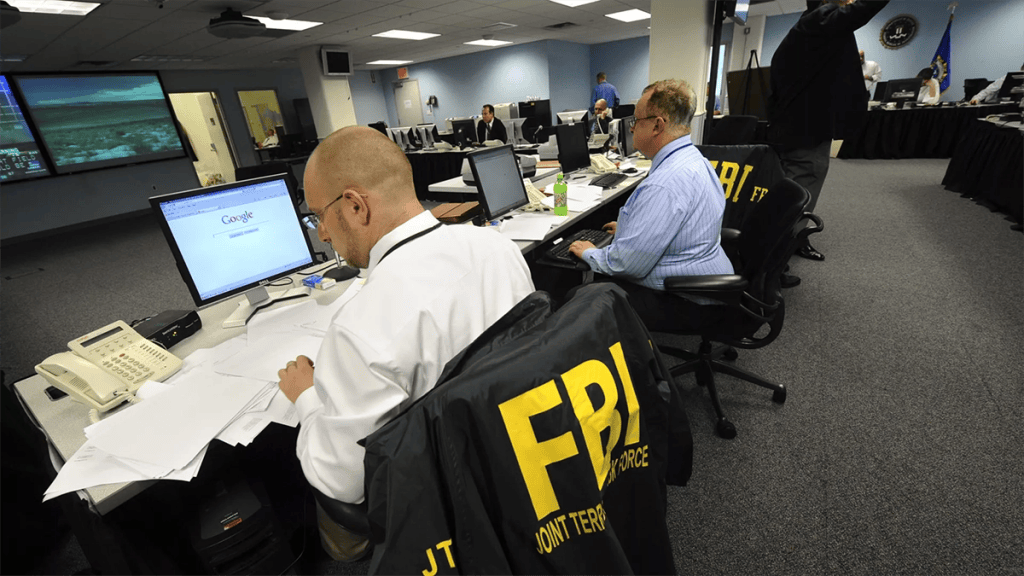 Casi la mitad de los estadounidenses no tiene una buena imagen del FBI: «Es la Gestapo de&nbsp;Biden»
