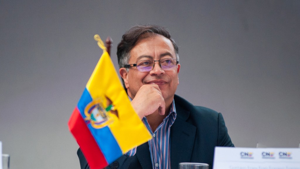 «¿Qué pasa si se legaliza el cannabis sin licencias?»: Petro reabre el debate sobre la comercialización de la marihuana en&nbsp;Colombia