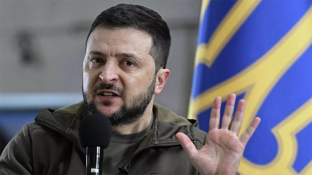 Tras probar su nueva arma de política interior, Zelenski la usa para doblegar cualquier&nbsp;oposición