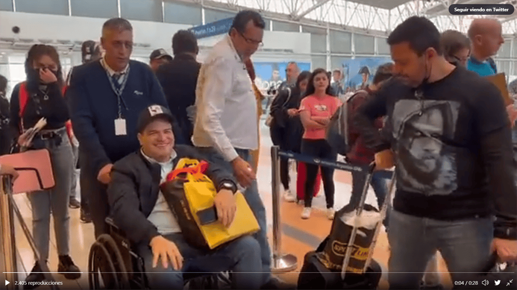 Se embarca el primer grupo de tripulantes venezolanos que estaba retenido en el aeropuerto de Buenos&nbsp;Aires