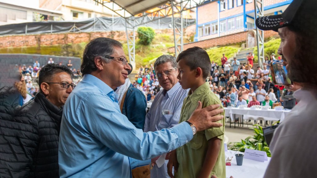 “Cese multilateral del fuego para&nbsp;negociar”