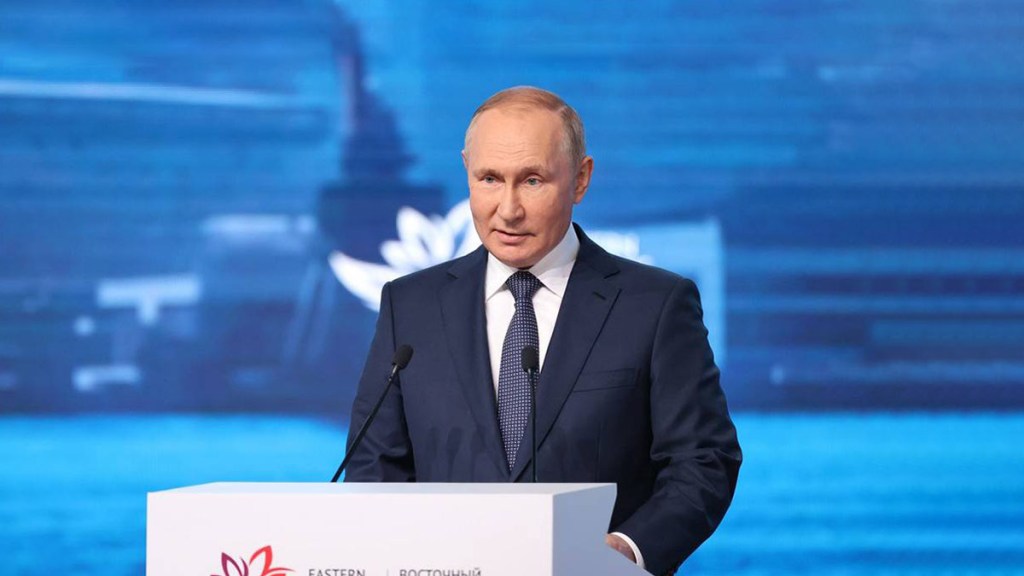 Putin: «Por mucho que algunos quieran aislar a Rusia, es imposible&nbsp;hacerlo»