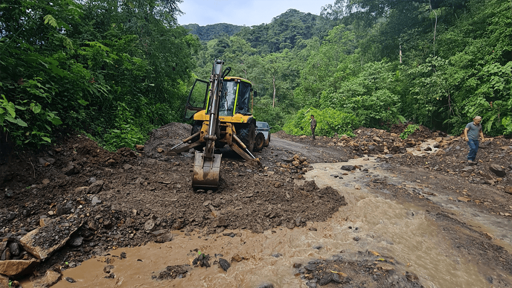 Vías de Colombia colapsan porlluvias extremas y&nbsp;corrupción