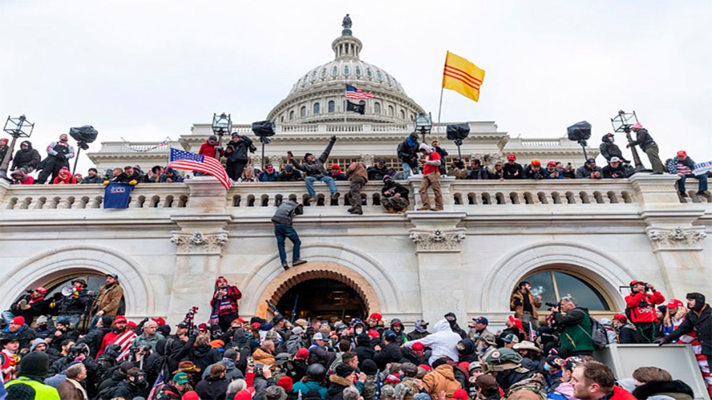 EEUU entre la violencia política y la pérdida de valores&nbsp;democráticos