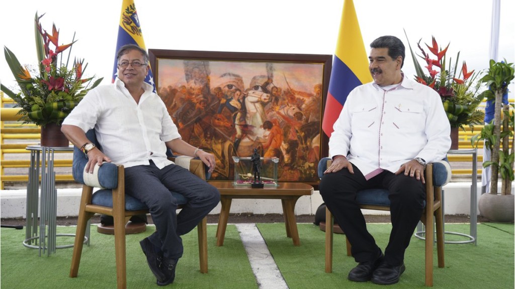 Maduro y Petro firman un acuerdo comercial parcial en la frontera entre Venezuela y&nbsp;Colombia