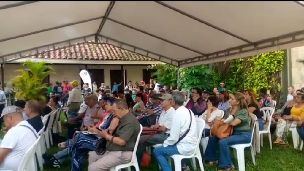 MASIVA ASISTENCIA AL HOMENAJE RENDIDO A LAS VÍCTIMAS DE LA UNIÓN PATRIÓTICA EN CALI. 