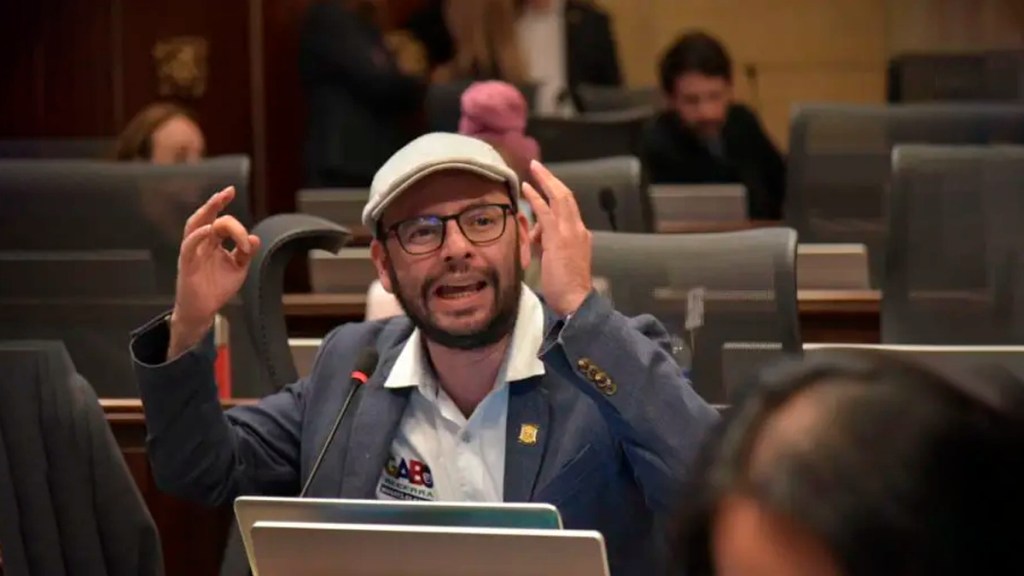 Sorprende el excesivo interés de la Fiscalía y el Ministerio Público sobre asuntos legislativos: Gabriel&nbsp;Becerra
