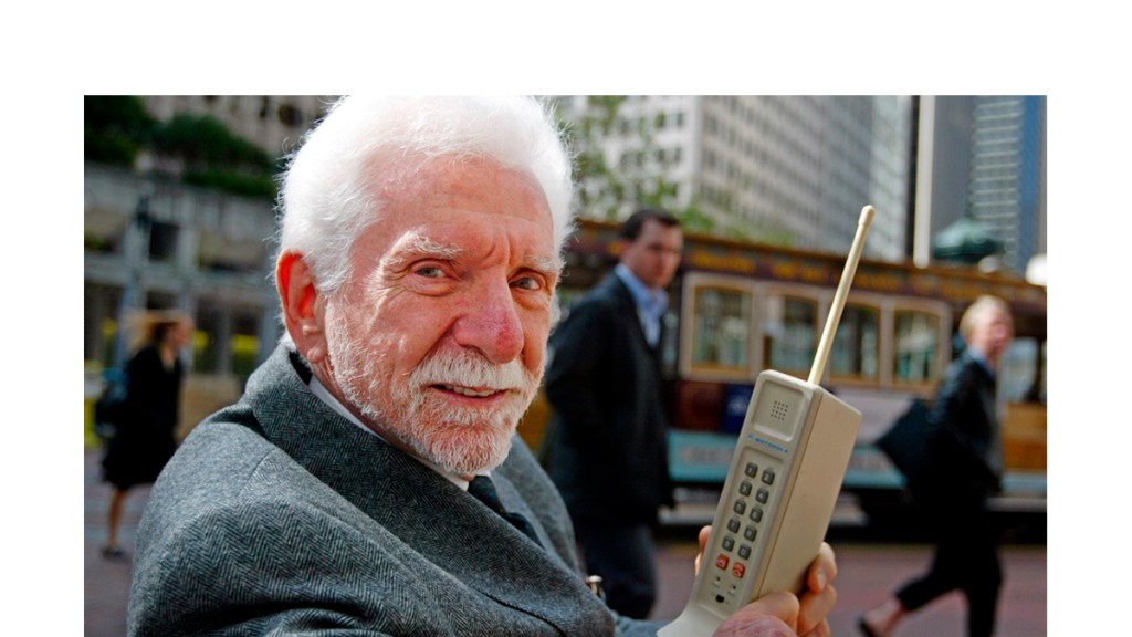 El inventor del teléfono móvil advierte sobre el peligroso uso que se le da al&nbsp;dispositivo
