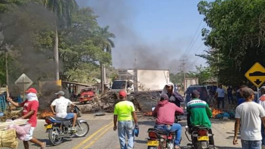 Por falta de agua potable protestan habitantes de San Juan Nepomuceno,&nbsp;Bolívar.