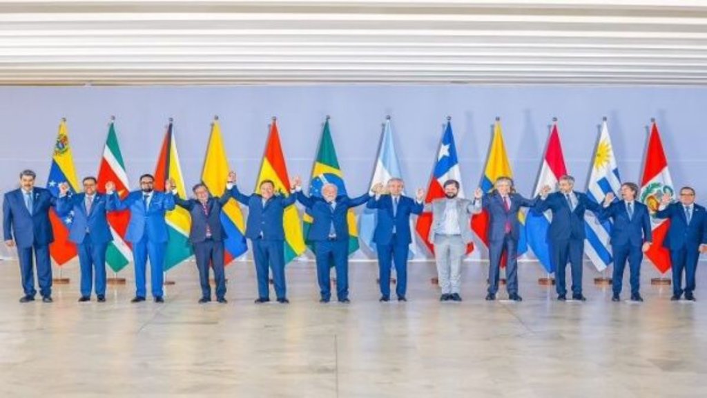 Cumbre sudamericana cierra con llamado a la unión regional: «No nos sirvió de nada estar&nbsp;divididos»
