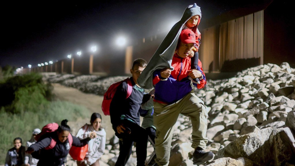 El Título 42 toca a su fin: Militarización e incertidumbre con 60.000 migrantes en la frontera de&nbsp;EE.UU.