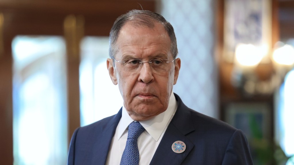 «Cada uno habla de lo que le duele»: Lavrov a Macron, que acusó a Rusia de convertirse en «vasallo» de&nbsp;China