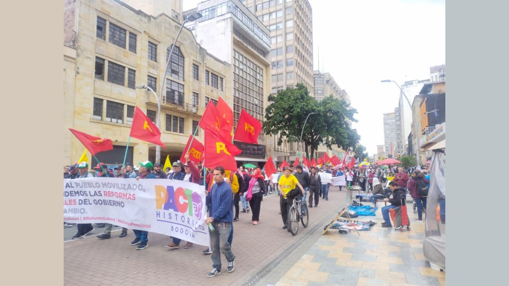 En las calles defendiendo las&nbsp;reformas