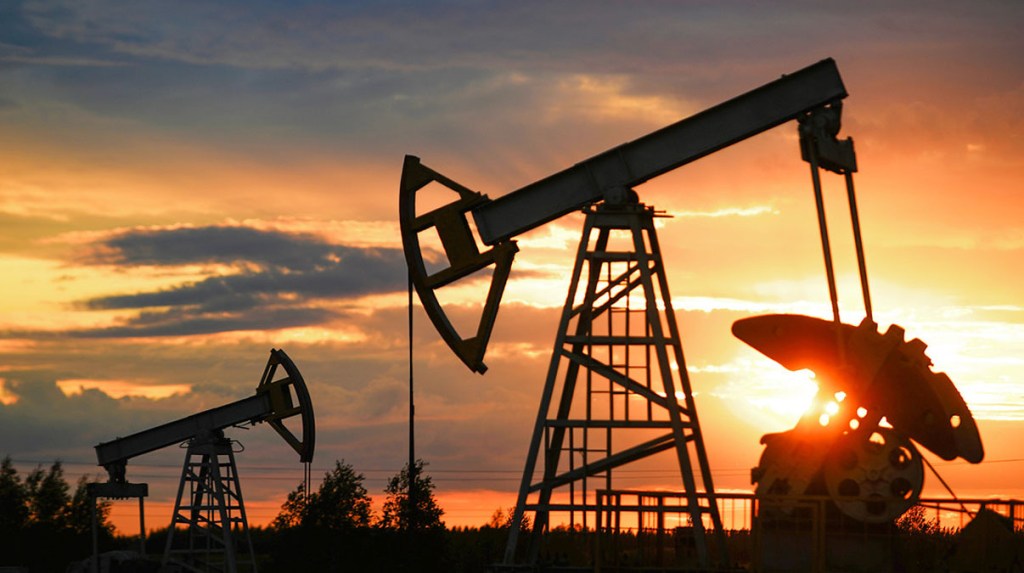 Arabia Saudita reduce su producción de petróleo para agosto y Rusia recorta su&nbsp;exportación
