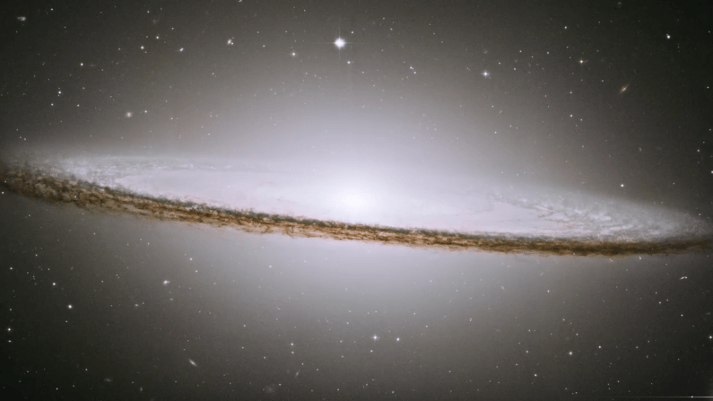 La NASA muestra la galaxia del Sombrero con imágenes captadas por dos telescopios espaciales&nbsp;(FOTO)