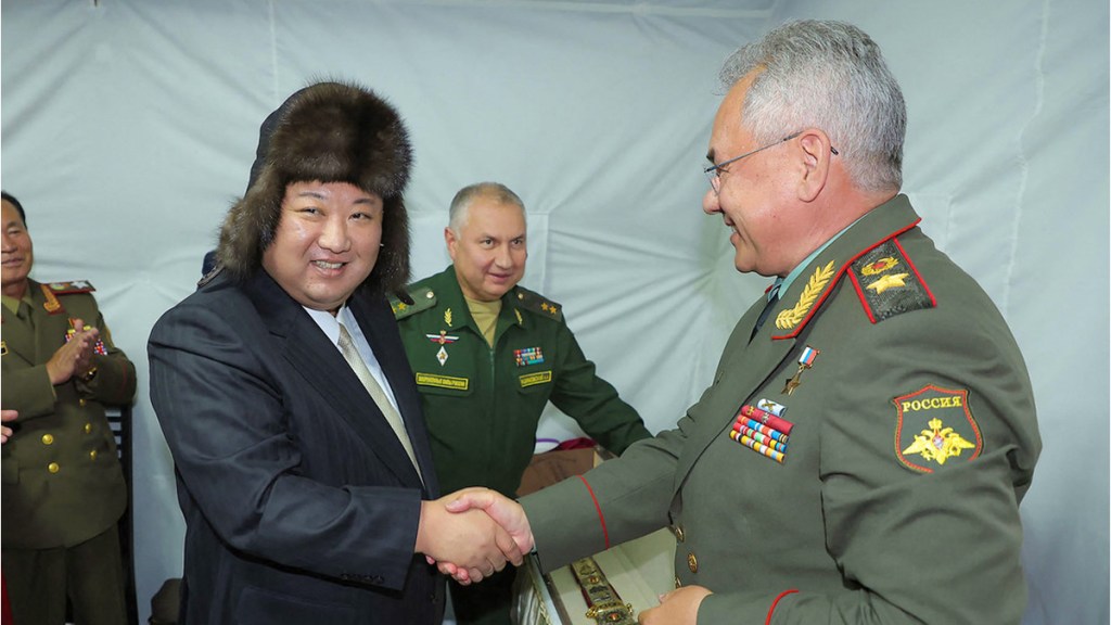 Visita al campus, un gorro de piel y la morsa ‘Misha’: Kim Jong-un ultima su inmersión en Rusia (VIDEOS,&nbsp;FOTOS)