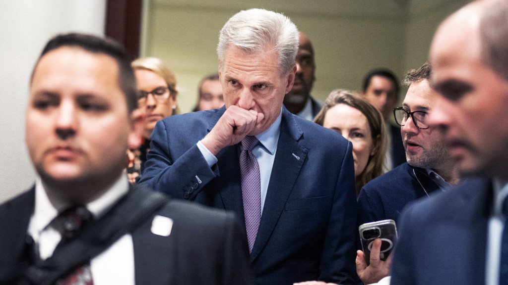 Kevin McCarthy se convierte en el primer presidente de la Cámara de Representantes de EE.UU. en ser destituido del&nbsp;cargo
