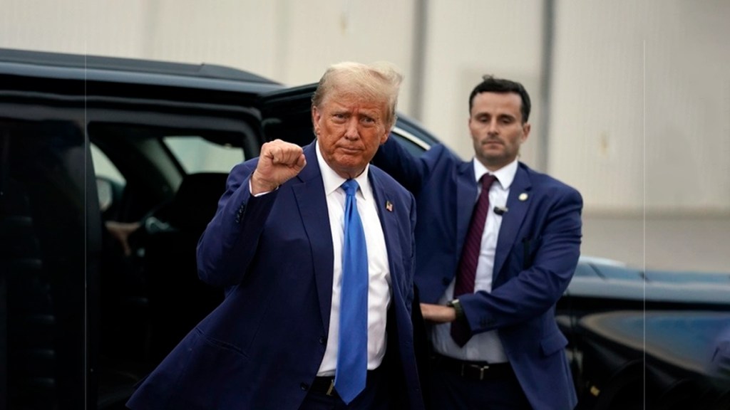 Trump se compara con Mandela tras registrarse para&nbsp;primarias