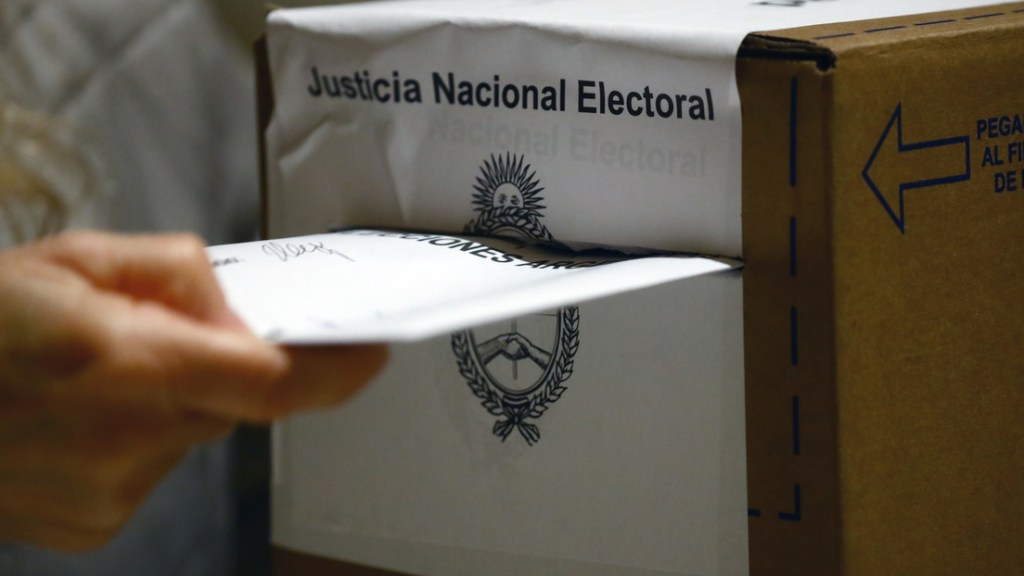 Abren los colegios electorales en Argentina para el balotaje&nbsp;presidencial