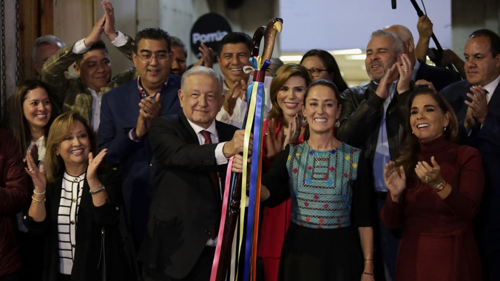 «Claudia es un caramelo»: López Obrador defiende a Sheinbaum ante las críticas de Felipe&nbsp;Calderón
