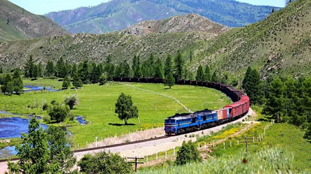 UN FERROCARRIL QUE UNA&nbsp;CONTINENTES
